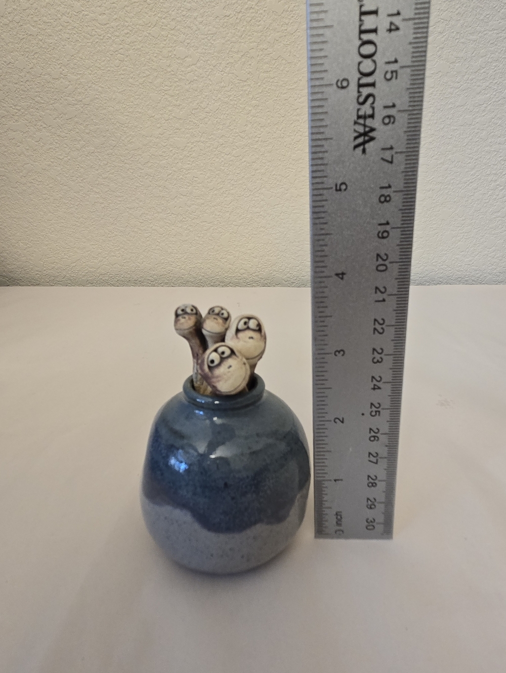 Wild Earth Creep Family Mom, Dad & Kids In Ceramic Vase Novelty Stamped Adorable - Picture 9 of 10